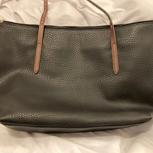 NWOT Liz Claiborne Tote! - Picture 2 of 3